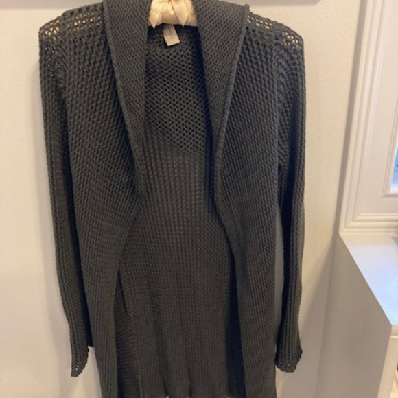 Allison Joy charcoal gray sweater - Picture 1 of 3
